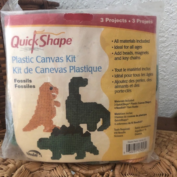 New Old Stock Quick Shape Plastic Canvas Fossils Kit - Picture 8 of 10